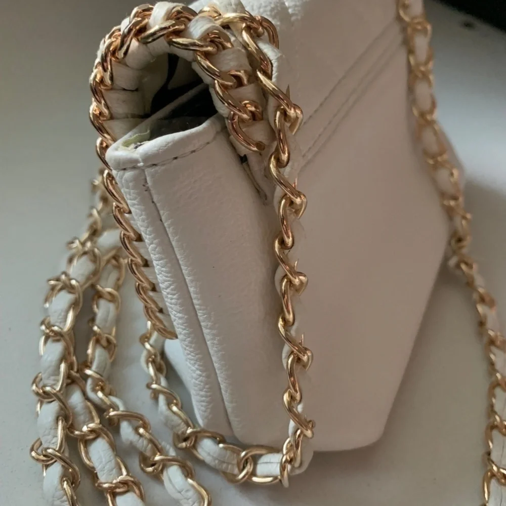 Girls' Steve Madden Cream Shoulder Bag with Gold Chain Accents